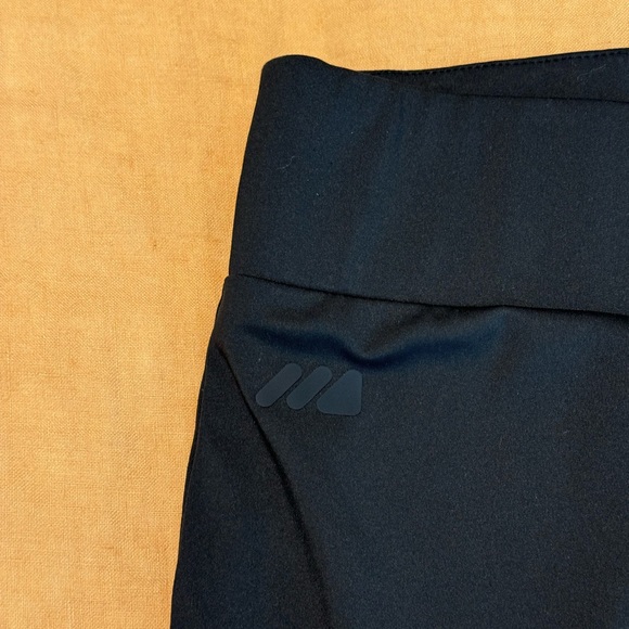 Black Life Wear Skirt w/built in ankle length leggings -Sz. L - Picture 2 of 3